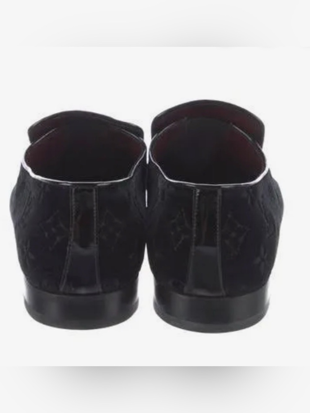 Louis Vuitton
LV Monogram Velvet Dress Loafers
Men's Size: LV 10 / US 11 - Picture 4 of 4